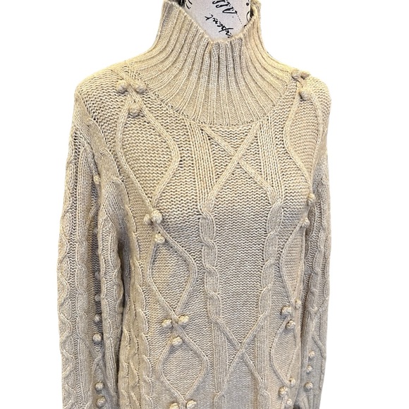 Cupcakes & Cashmere Sweater - Picture 3 of 12